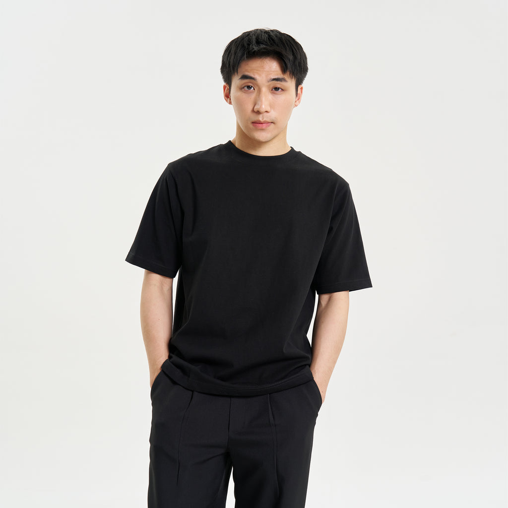 Black oversize t-shirt