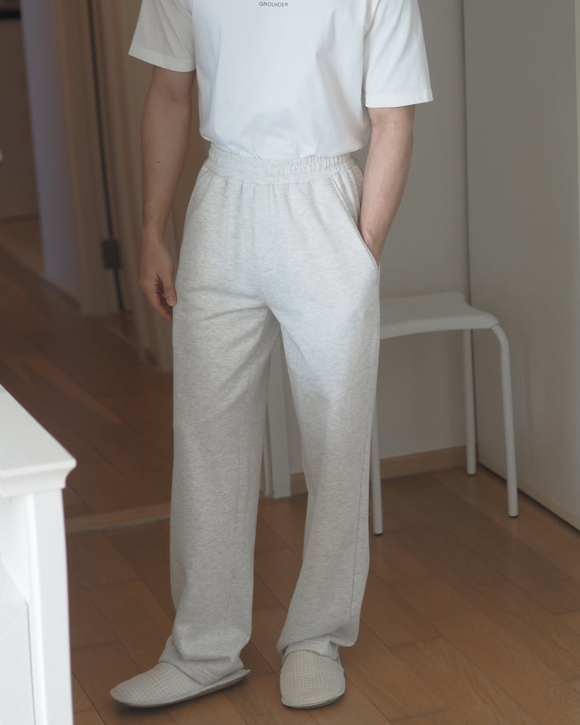 Light grey weekender’s pants