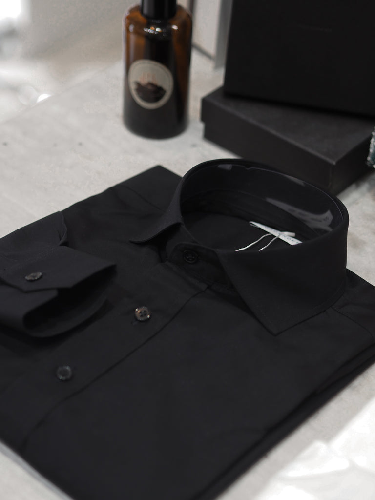 Black spread collar shirt