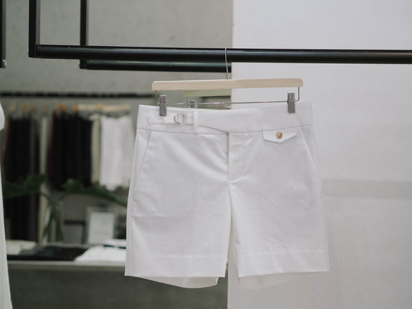 White - belt waist shorts