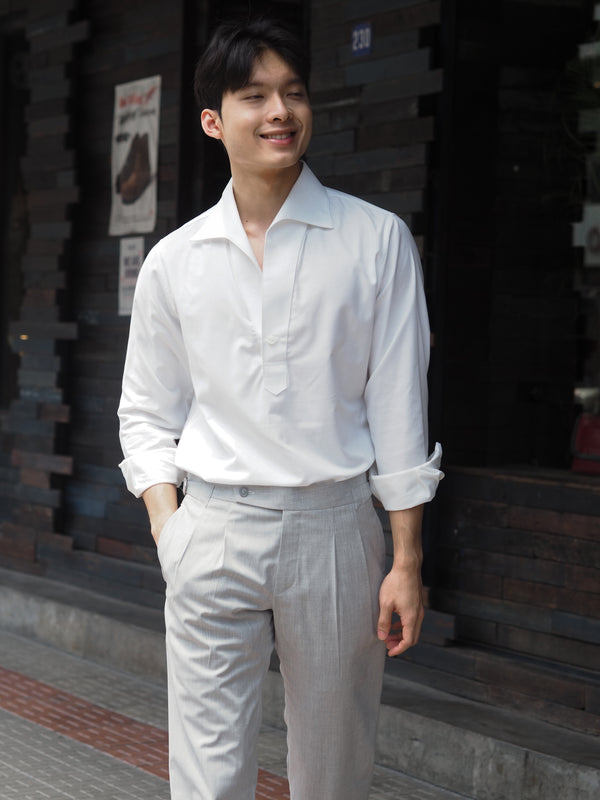 White - triangle polo collar shirt