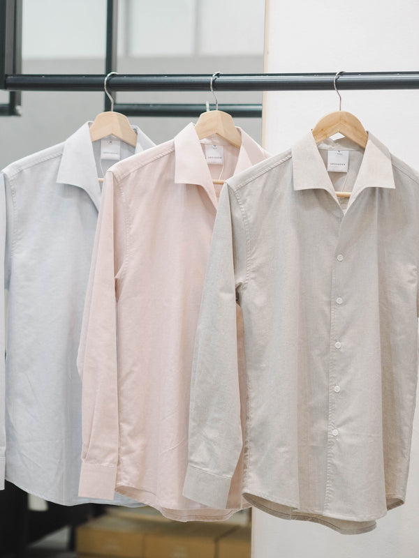 Windy blue triangle collar shirt